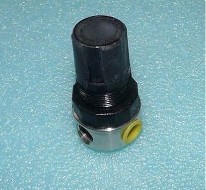 Picture of 0-125#OUT,1/4"REG W/GAGE For Parker Watts Fluid Air Part# R364-02CG