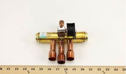 Picture of Reversing Valve W/Coil For York Part# S1-025-35388-002