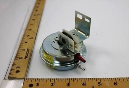 Picture of 0.59"WC PRESSURE SWITCH For Weil McLain Part# 511-624-453