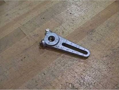 Picture of CRANK ARM 7/16"SHFT 1-2 3/4RAD For Johnson Controls Part# DMPR-KC050