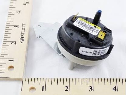Picture of .88"WC SPST PRESSURE SWITCH For Trane Part# SWT2528