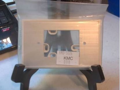 Picture of BACKPLATE KIT, WHITE For KMC Controls Part# HMO-5026