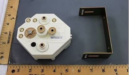 Picture of RESET VOLUME CTR 0/2" For Trane Part# REG0111