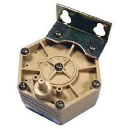 Picture of REV.RELAY, 8#C/O, W/BRKT. For KMC Controls Part# RCC-1112