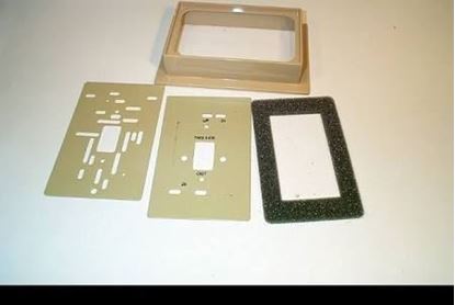 Picture of TSTAT MTG.BASE CONVERSION KIT For Schneider Electric (Barber Colman) Part# AT-536
