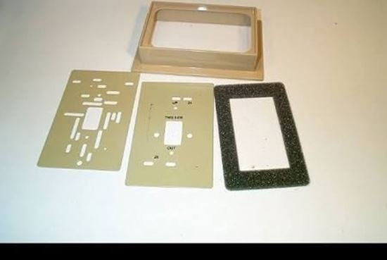 Picture of TSTAT MTG.BASE CONVERSION KIT For Schneider Electric (Barber Colman) Part# AT-536