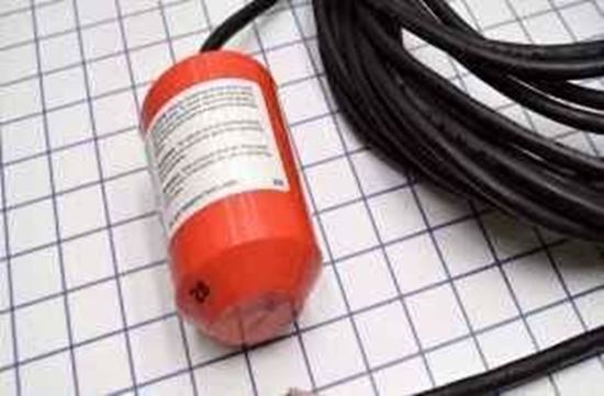 Picture of Surface Mnt 2Probe SS Fitting For Warrick-Gems Sensors & Controls Part# 3N2C