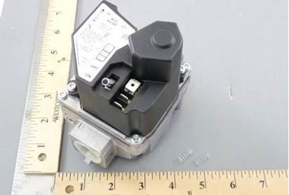 Picture of 24v 3.5" wc Nat 3/4" Gas Valve For Carrier Part# EF660016