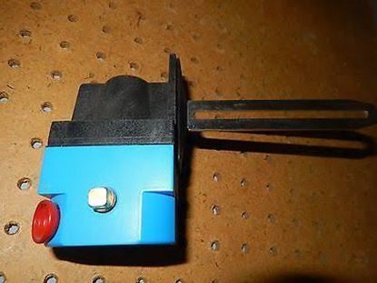 Picture of POSITIONER, 1/2-3/4"TRAVEL For Powers Process Controls Part# 147-3000