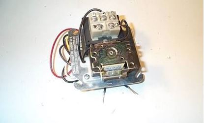 Picture of SPDT 208/240v Relay For Emerson Climate-White Rodgers Part# 90-374