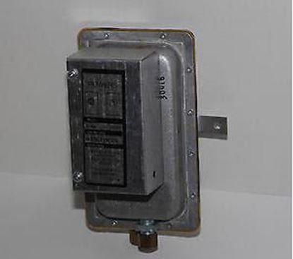 Picture of AIR FLOW SWITCH .07/12" For Siemens Building Technology Part# 141-0518
