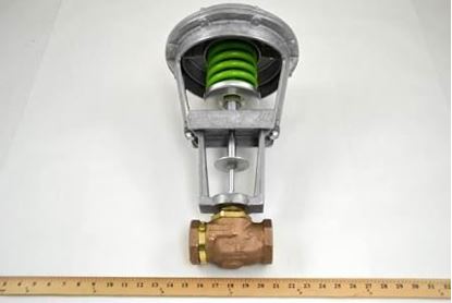 Picture of 1 1/2"NPT N/O 3-8# 28Cv For Schneider Electric (Barber Colman) Part# VK-7213-611-4-10