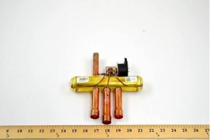 Picture of 4Ton Reversing Vlv w/ 24V Coil For Trane Part# VAL8882