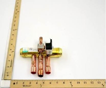 Picture of REVERSING VALVE W/COIL For Lennox Part# 42W58