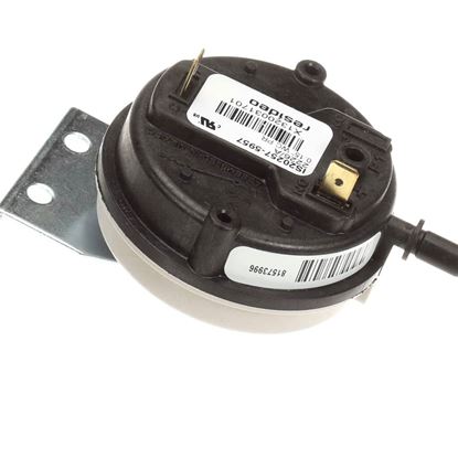 Picture of Trane Control; Differential Pressure, .15 In Wc Open, 3 Part# CNT04320