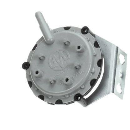 Picture of Goodman Pressure Switch Part# 0130F00504